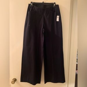 NWT Old navy pixie wide leg - size m